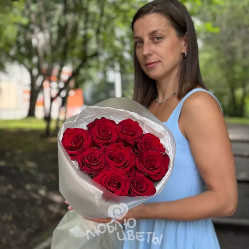Красные розы «Великолепие» 2
