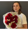 Букет красных роз и танацетума «Прикосновение любимых рук» 1