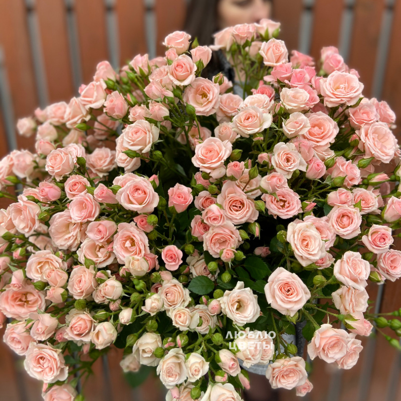 Букет из 25 кустовых роз &quot;Приятное воспоминание&quot; 3
