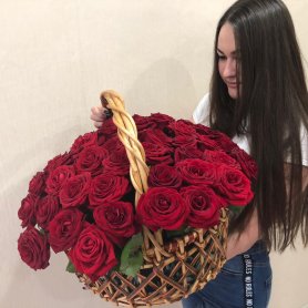 Букет «Корзина счастья» от интернет-магазина «Люблю цветы» в Красноярске