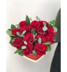 Красные розы в коробке «Красное сердце»