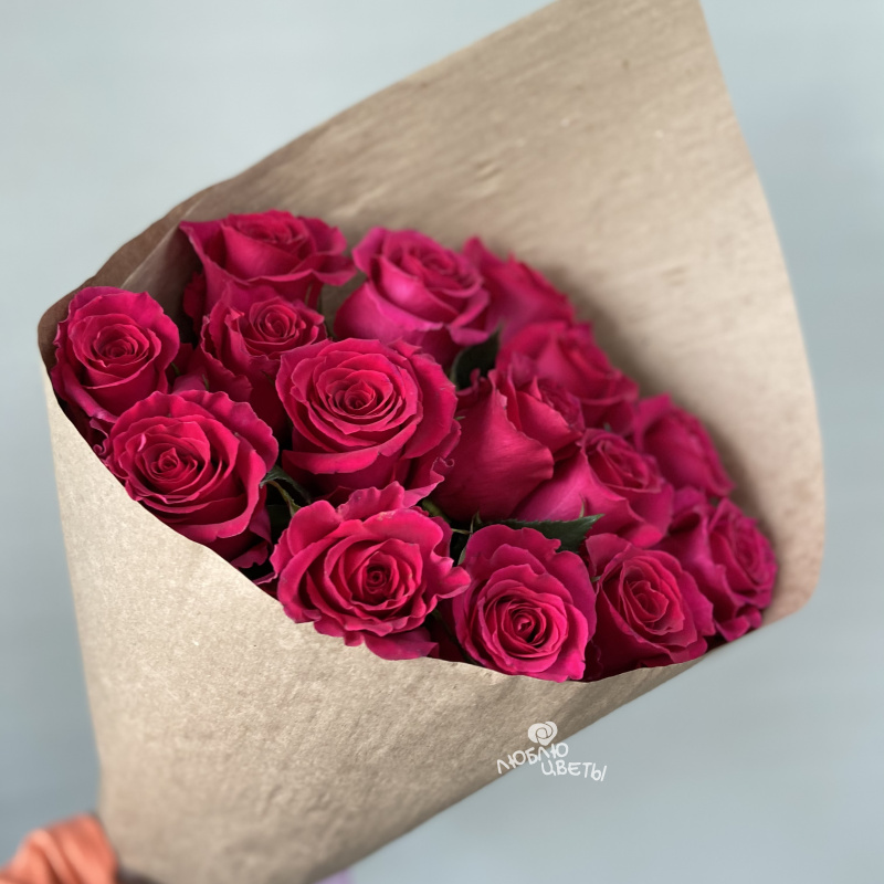 Букет из ярко розовой розы «Экокулек гоча» 2