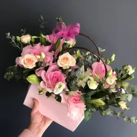 Композиция в сумке «Яркие события» в Красноярске