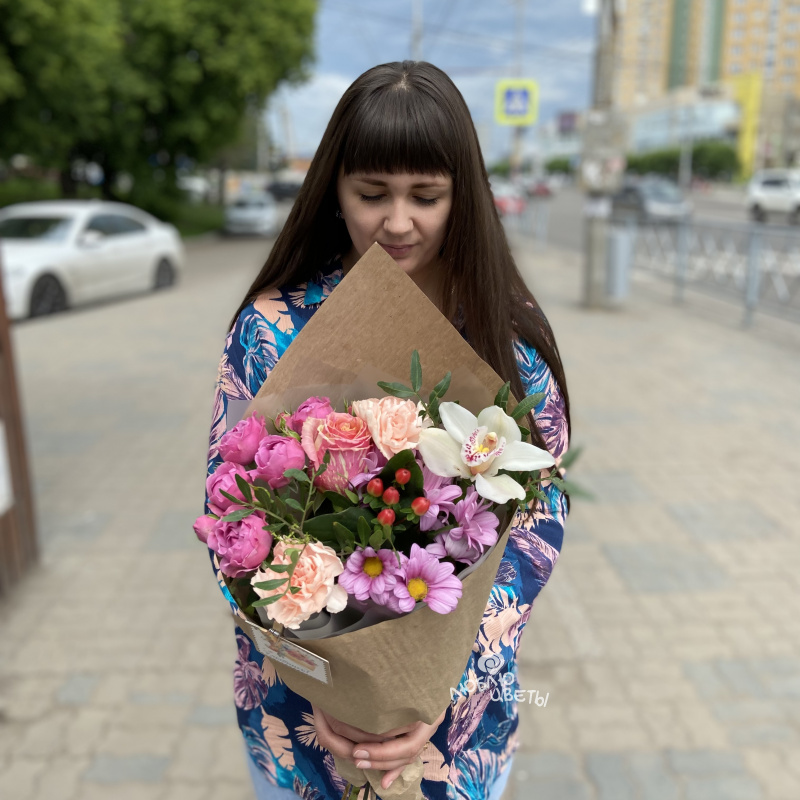 Сборный букет &laquo;Кулёк радости&raquo; 3