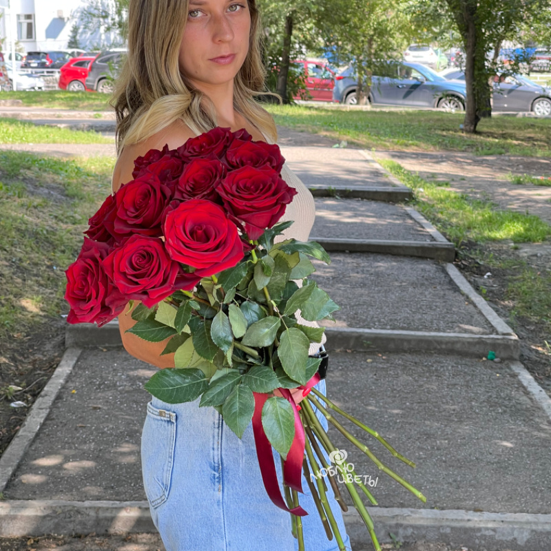 Букет красных роз «Притяжение» 2