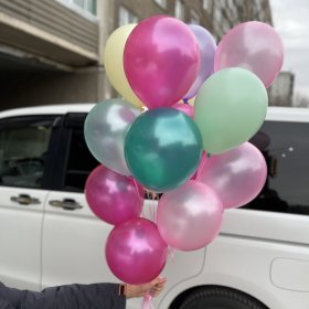 15 цветных шаров от интернет-магазина «Люблю цветы» в 