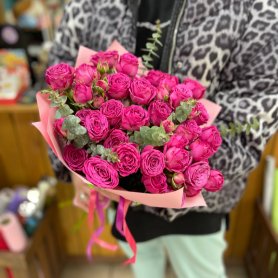 Букет с кустовой розой «Сказочный закат» от интернет-магазина «Люблю цветы» в Красноярске