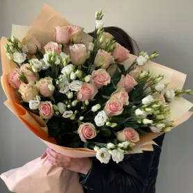 Букет из роз и эустом «Наивность» в Красноярске