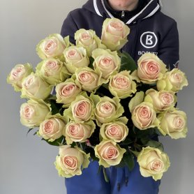 Букет из 25 розовых роз «Особый случай» от интернет-магазина «Люблю цветы» в Красноярске