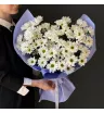 Букет с хризантемой  &laquo;Близость&raquo;
