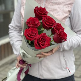 Букет с красной розой «Бархатный закат» в Красноярске