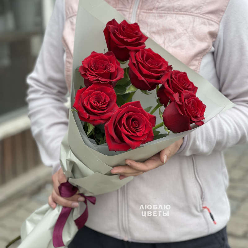 Букет красных роз «Влюбленность»