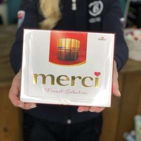 Конфеты Merci от интернет-магазина «Люблю цветы» в 