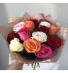Букет из 15 разноцветных роз «Моей красавице»