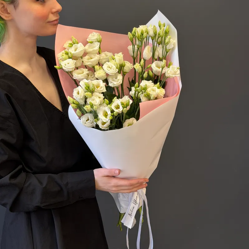 Букет с эустомой &laquo;Белая глазурь&raquo;