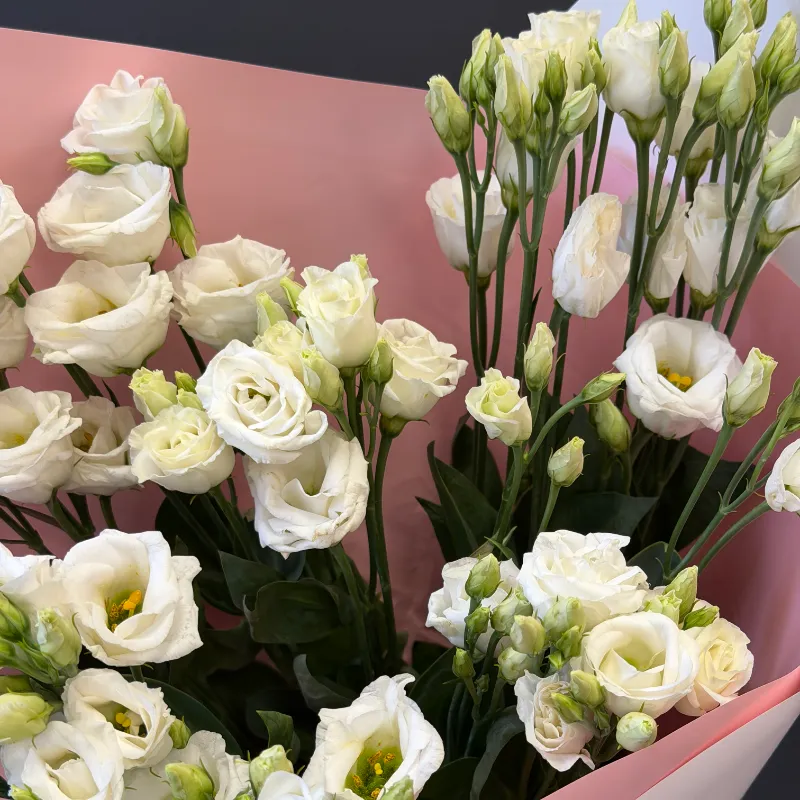 Букет с эустомой &laquo;Белая глазурь&raquo;