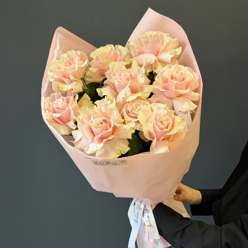 Букет французских роз &laquo;Клубничный вальс&raquo;