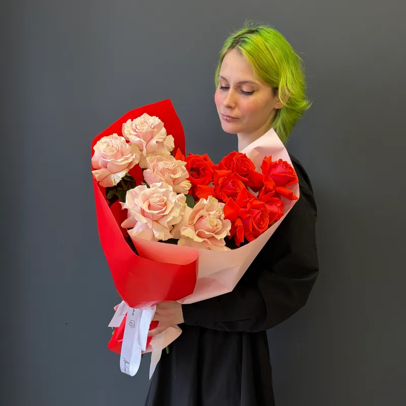 Букет французских роз &laquo;Танец страсти&raquo;