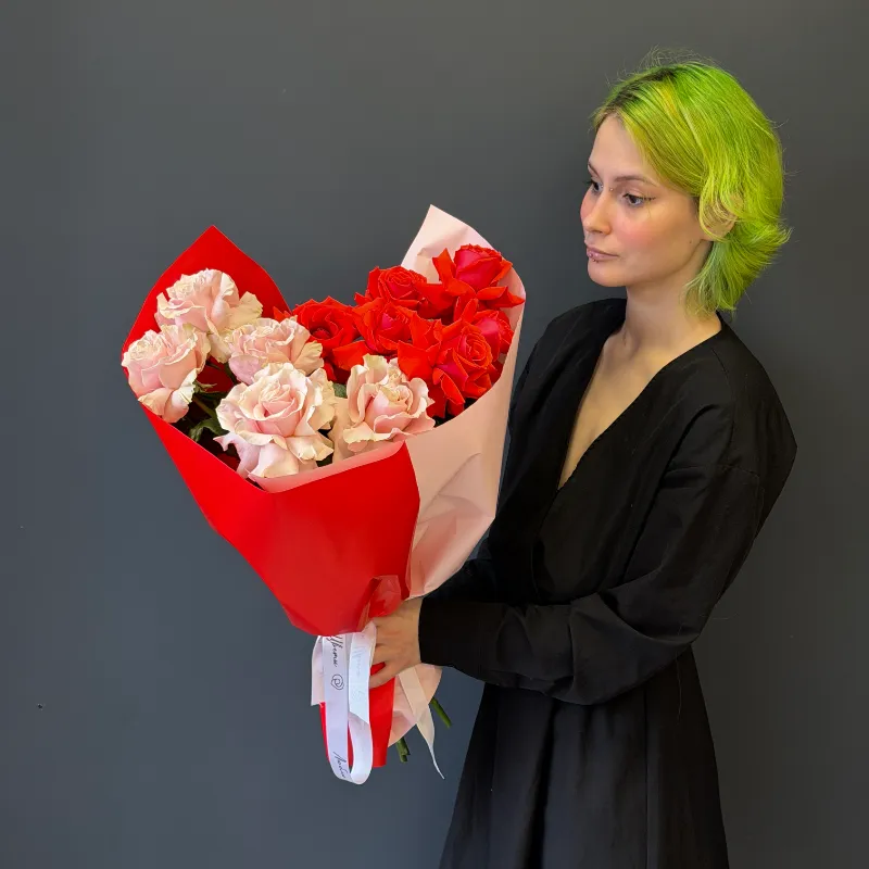 Букет французских роз &laquo;Танец страсти&raquo;