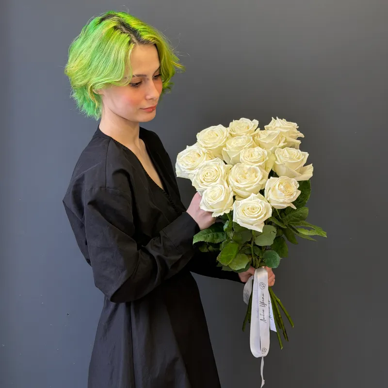 Букет с белыми розами &laquo;Приятная симпатия&raquo;