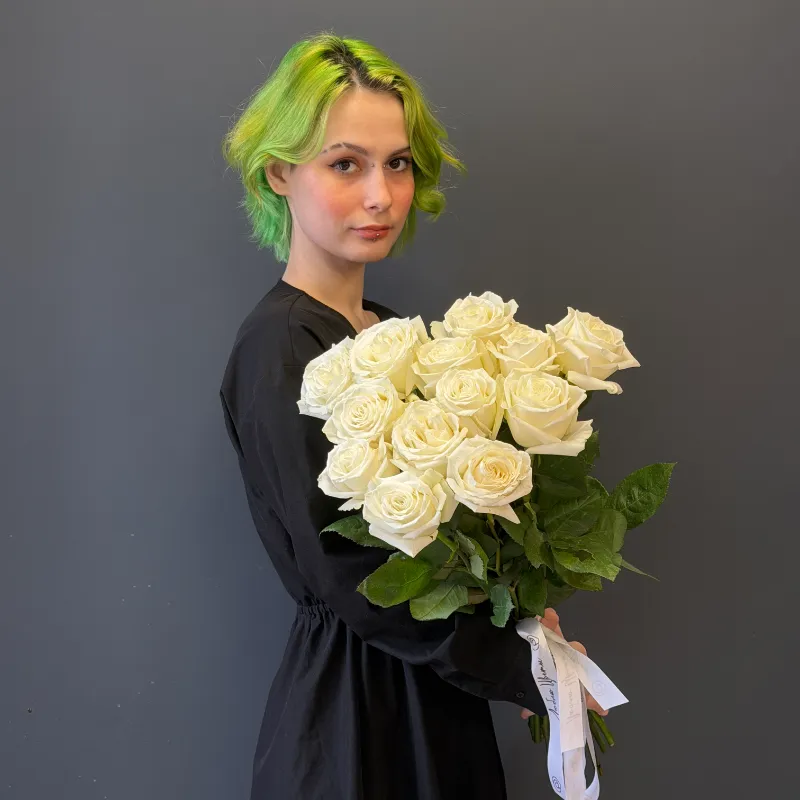 Букет с белыми розами &laquo;Приятная симпатия&raquo;