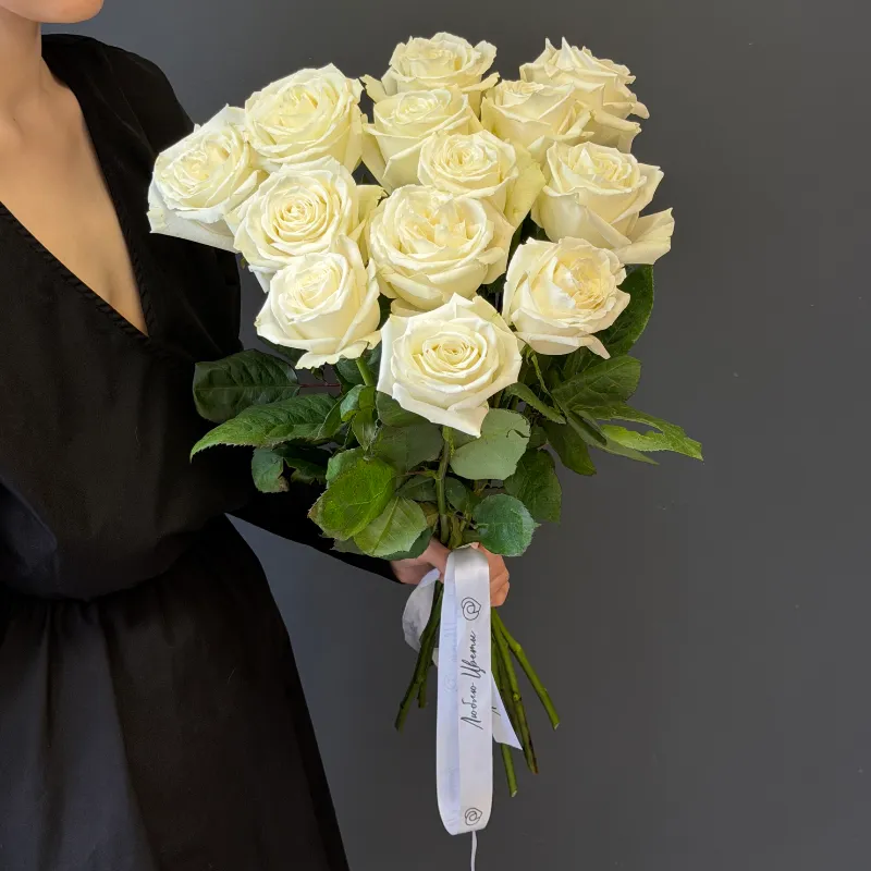 Букет с белыми розами &laquo;Приятная симпатия&raquo;