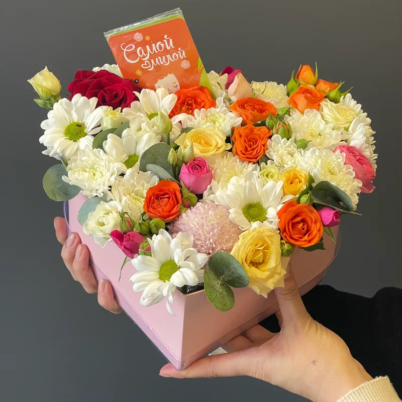 Цветы в коробке &laquo;Красное сердце&raquo;