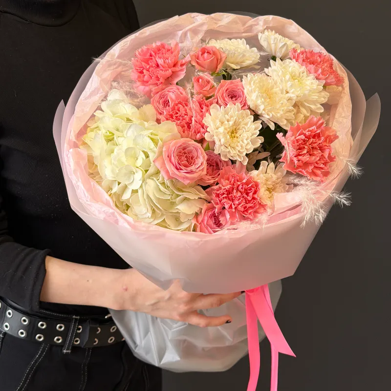 Сборный букет &laquo;Соприкосновение&raquo;