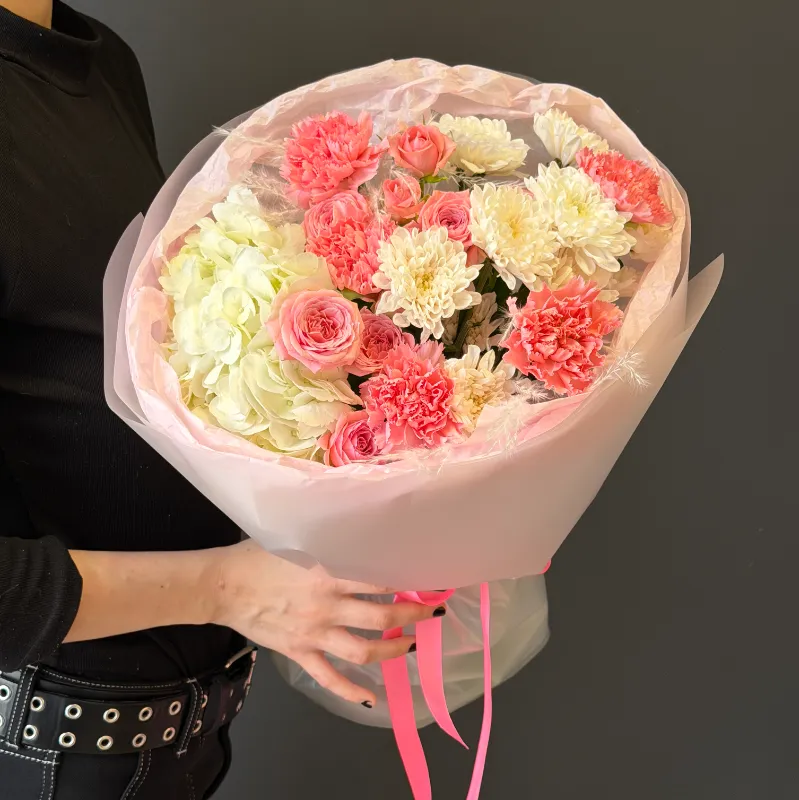 Сборный букет &laquo;Соприкосновение&raquo;