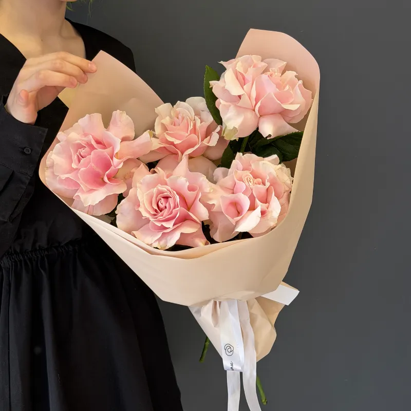 Французская Роза &laquo;Поцелую Мадонны&raquo;