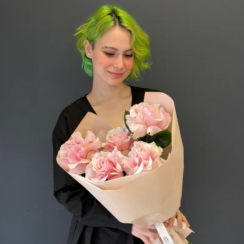 Французская Роза &laquo;Поцелую Мадонны&raquo;