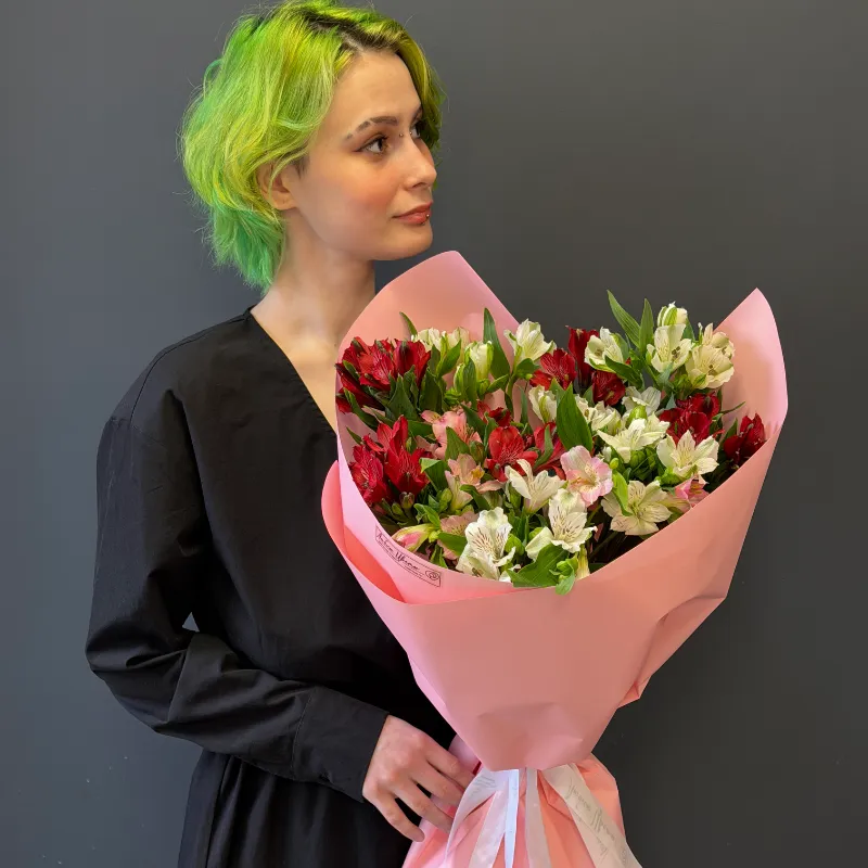 Букет с альстромерией &laquo;Яркие овации&raquo;
