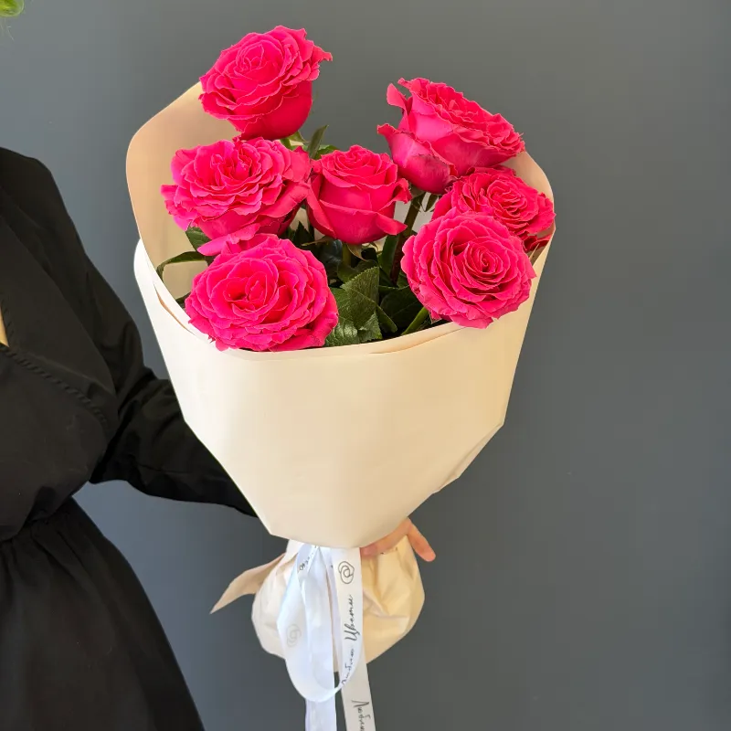 Букет с розами &laquo;Розалия&raquo;