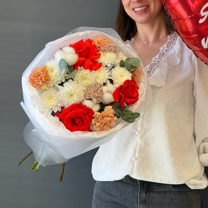 Комбо набор &laquo;Сборный букет и шарики&raquo;